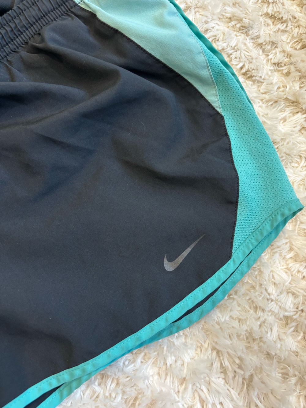 Nike Women’s Black & Teal Running Shorts 3” Inseam, Large - Picture 2 of 7